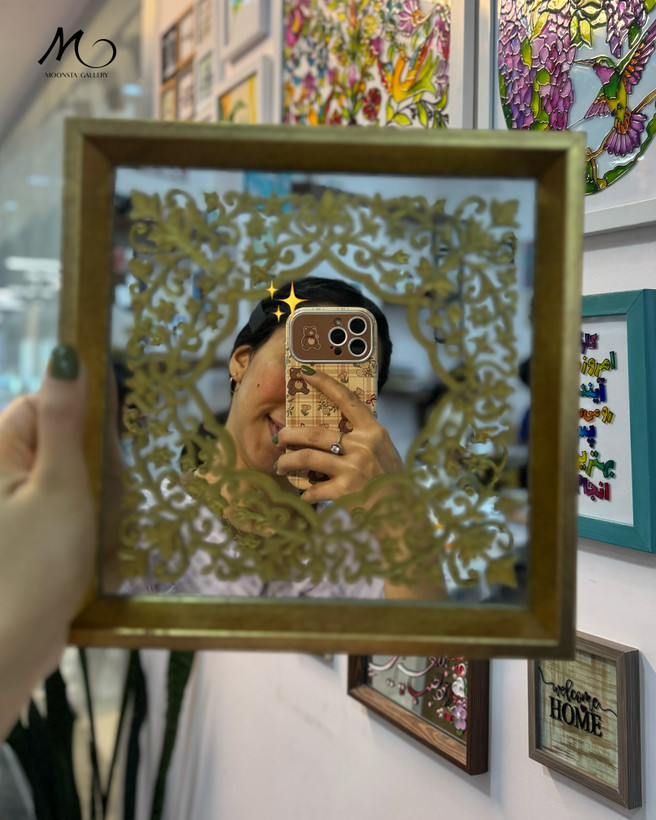 آینه ویترای دستساز مونستا گالری با طراحی ظریف و کلاسیک
