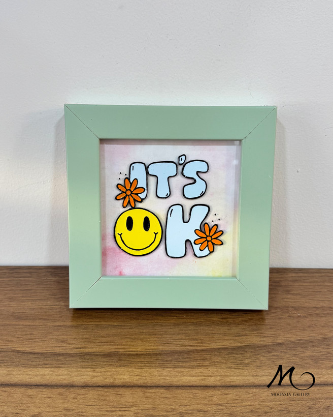 تابلو ویترای دستساز با نوشته انگلیسی IT'S OK و قاب سبز